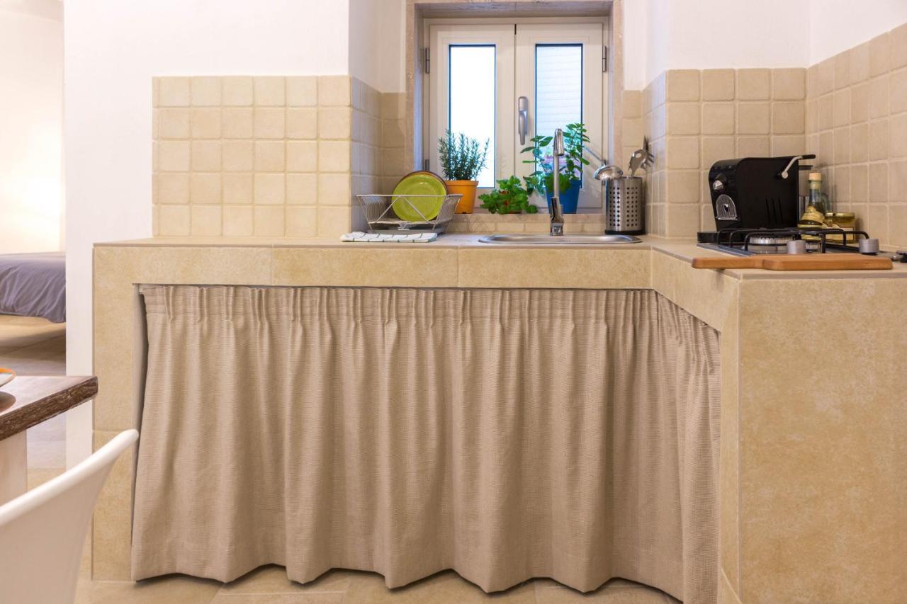 G25 Guesthouse Монополи Екстериор снимка
